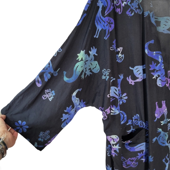 Curious Designs black and blue batik kimono - Picture 4 of 9